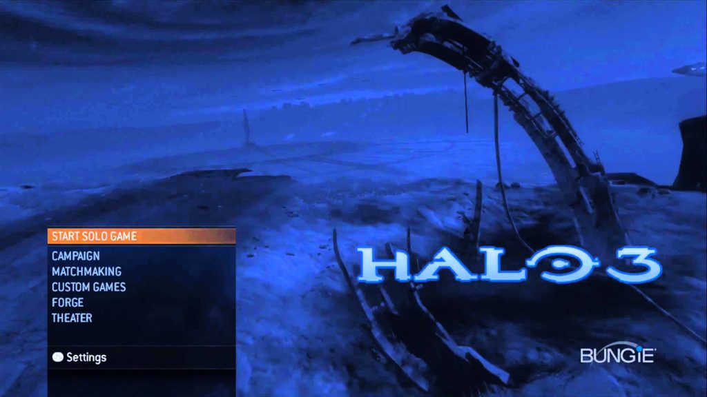 Il menù principale di Halo 3 accoglie i fan della vecchia guardia con l'iconico coro del tema principale della saga, poi seguito da Finish the fight. Un messaggio chiaro.