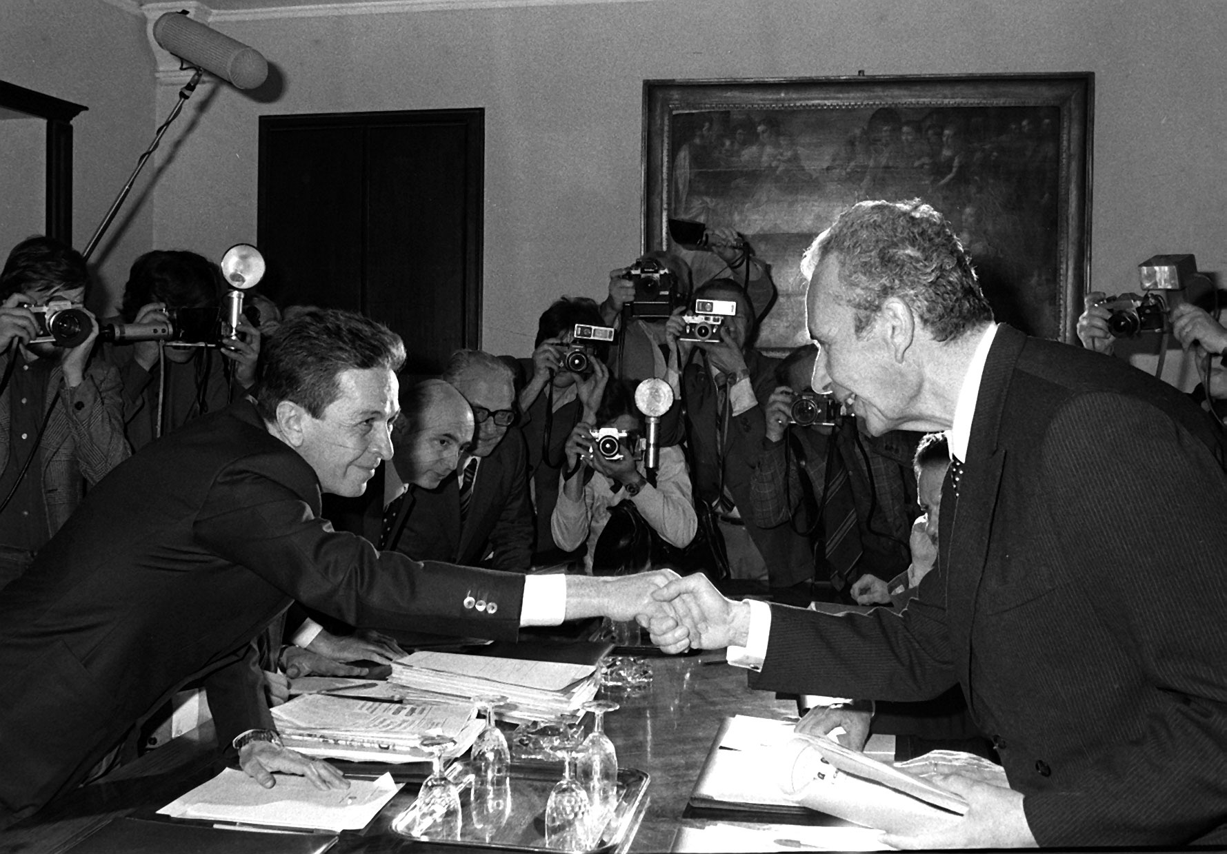 Berlinguer e Aldo Moro, i due principali fautori del compromesso storico, nel 1977 (©LaPresse Archivio Storico Politica)