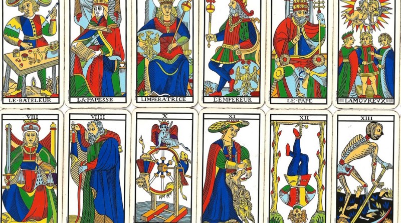 Analisi delle carte dei tarocchi: storia, simbologia e divinazione