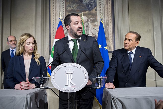 Matteo Salvini, Giorgia Meloni e Silvio Berlusconi. Anche sulla legge elettorale i partiti del centrodestra non hanno un'opinione comune. 
