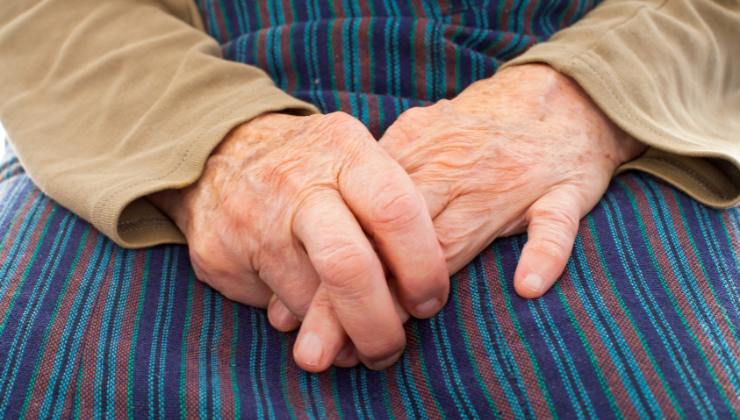 Longevità: il trucco di una donna centenaria
