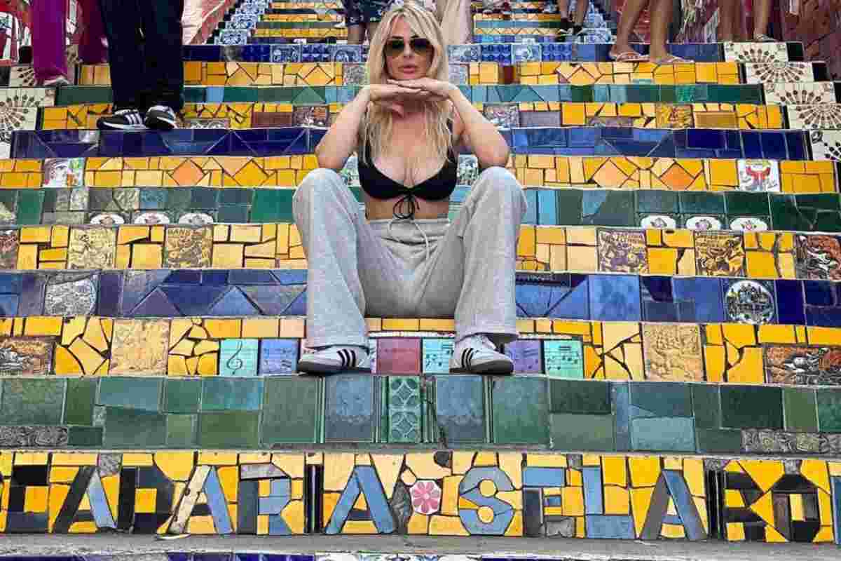 Ilary Blasi visita le bellezze di Rio de Janeiro