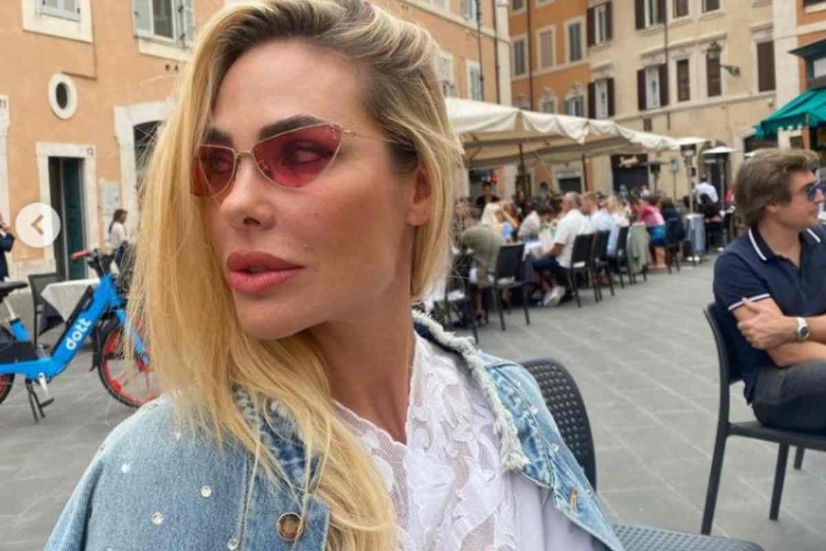 Ilary Blasi criticata sui social 