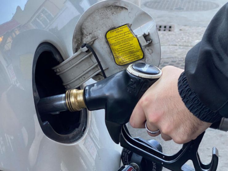 Le nuove regole sul cambio prezzo benzina
