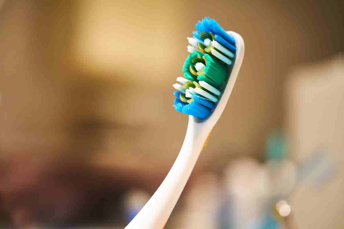 Ecco come pulire correttamente lo spazzino da denti