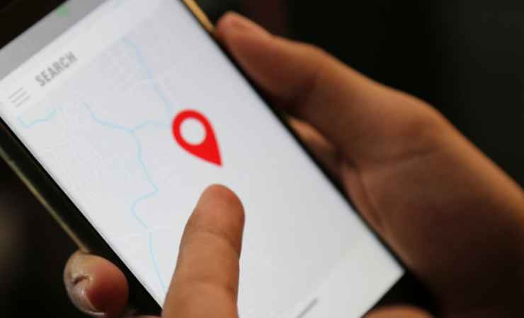 Il trucco per condividere una posizione falsa su WhatsApp