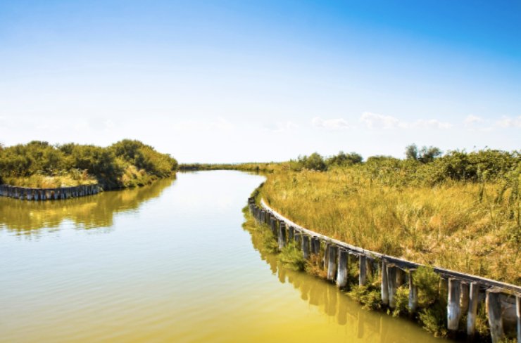 La strada sull'acqua da fare in bici