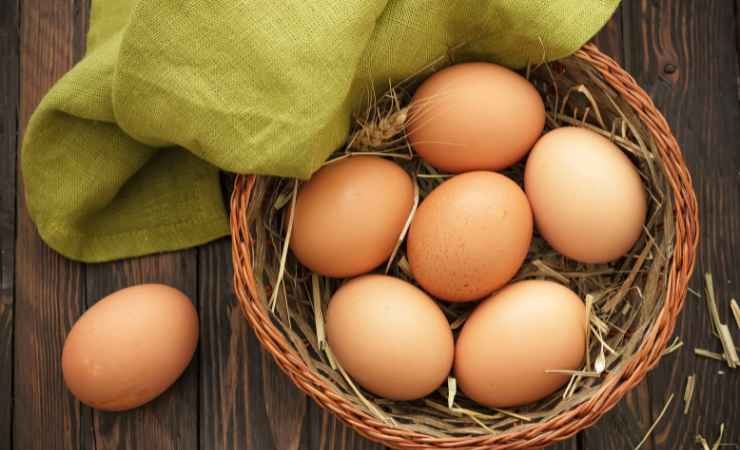 Il metodo per capire se le uova sono fresche o andate a male