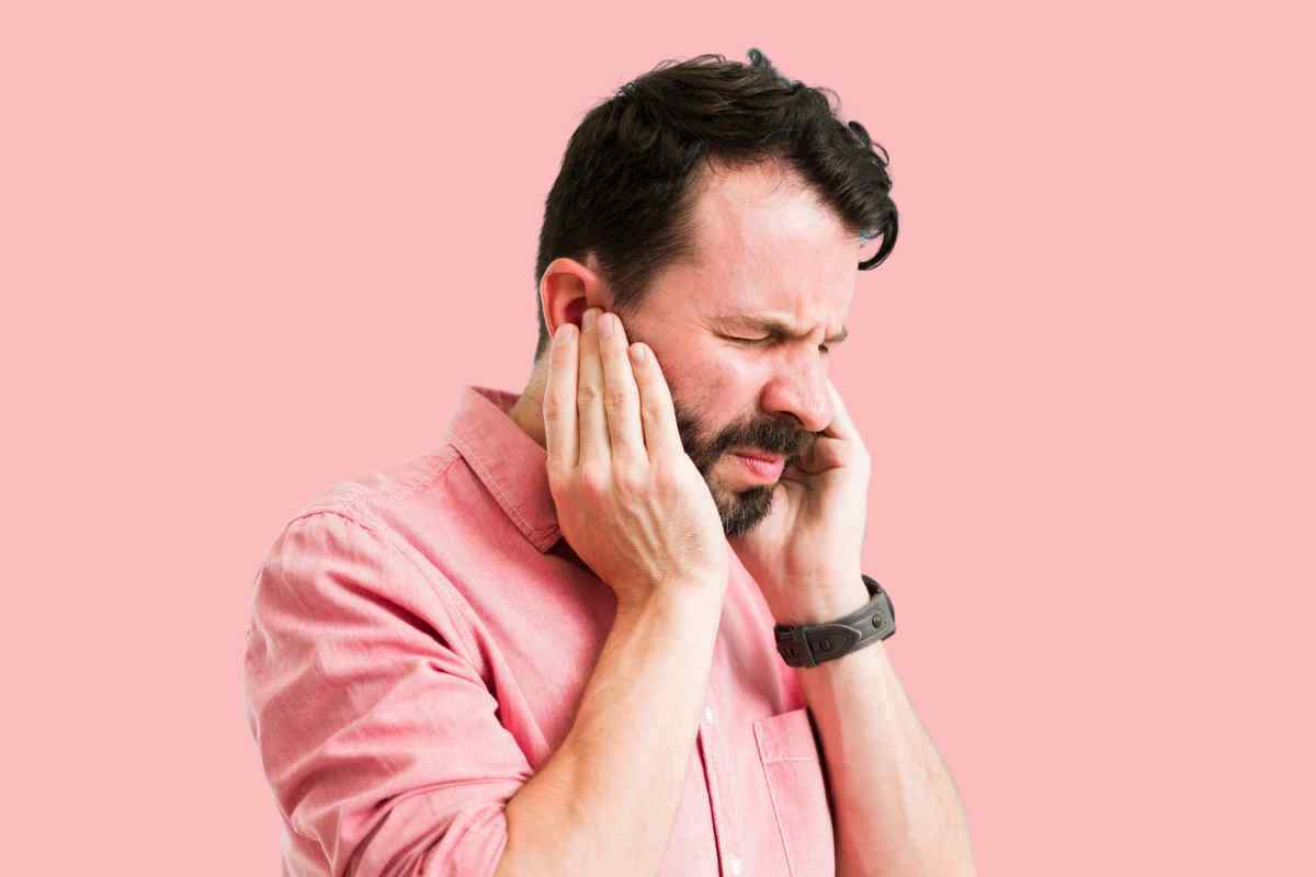 Controllare le orecchie per la salute