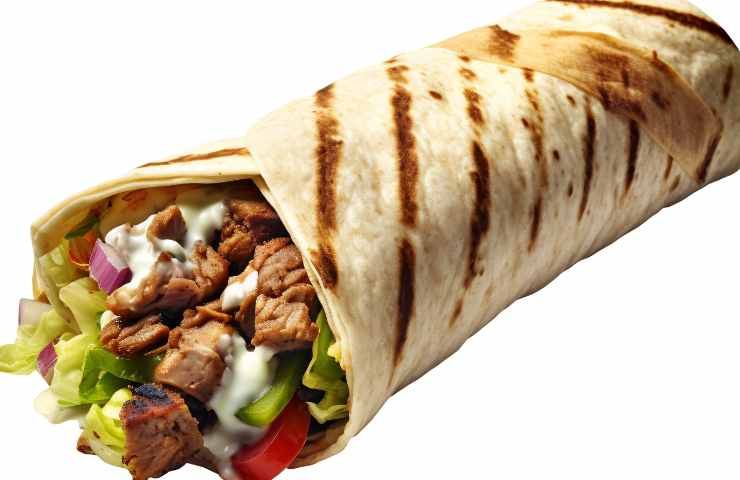 Mangiare un kebab a cena è una buona idea? La risposta dell'esperto