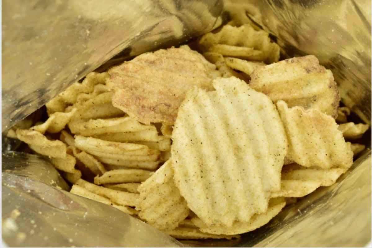 Why Chip Packets are Half Full – The Reason Behind It