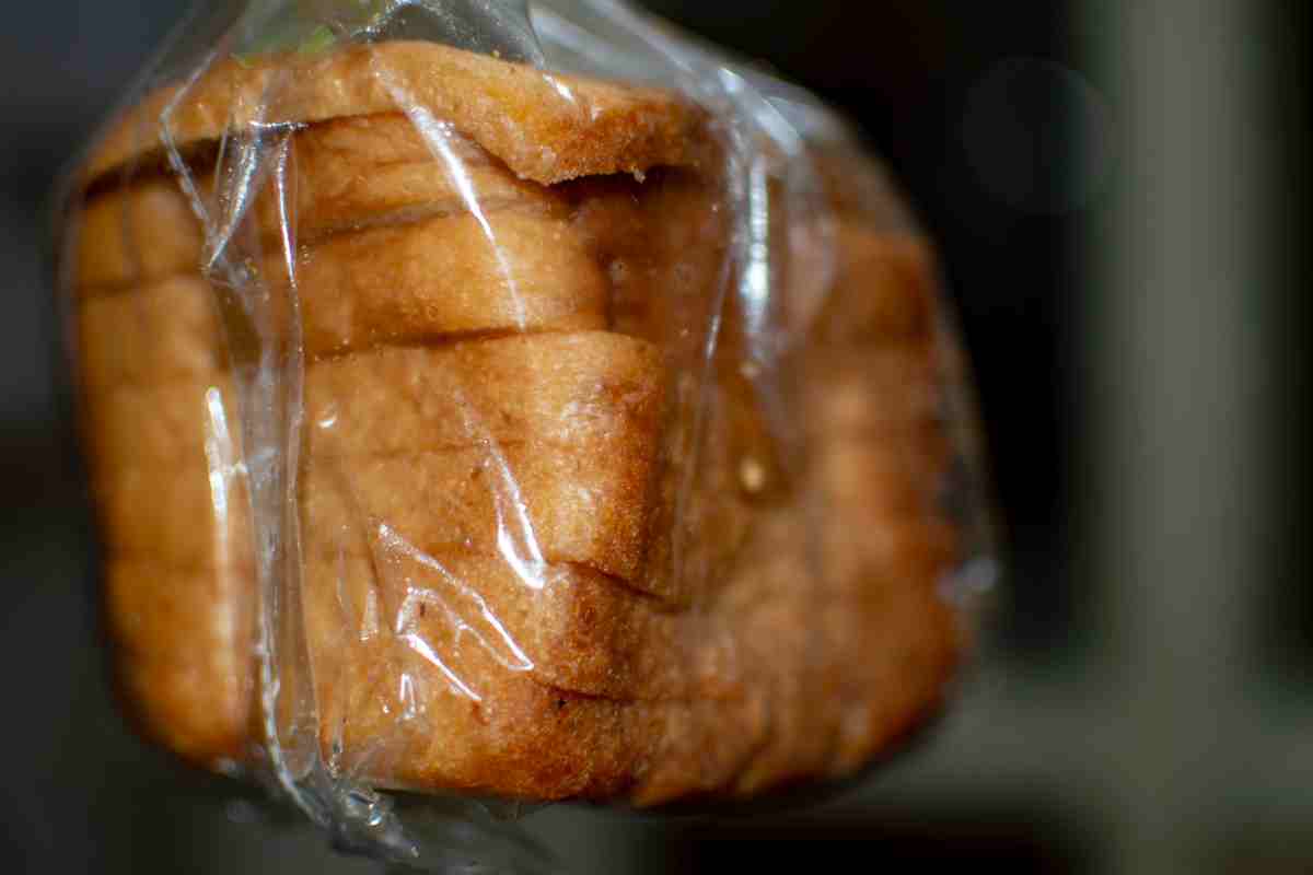 Non mangiare pane confezionato: motivo