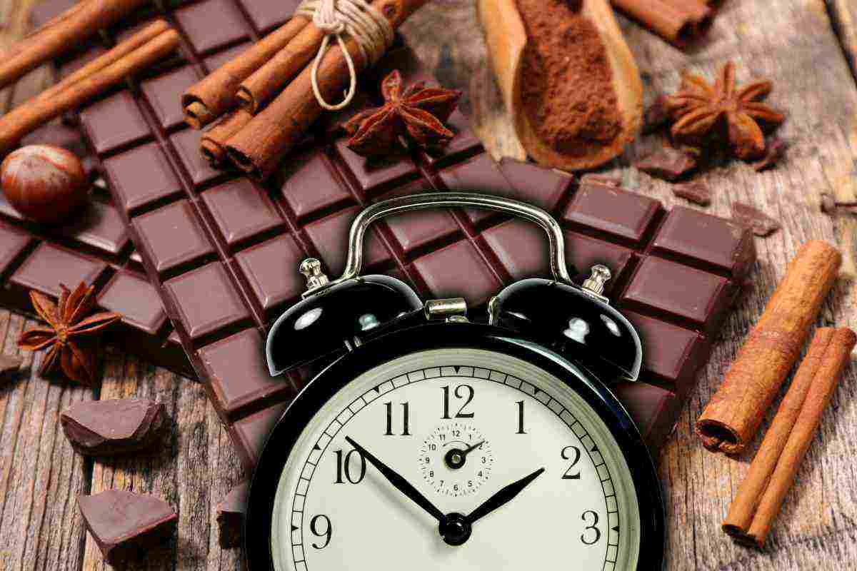 mangiare cioccolato ad un certo orario fa bene