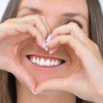 Denti, i rimedi naturali per sbiancarli