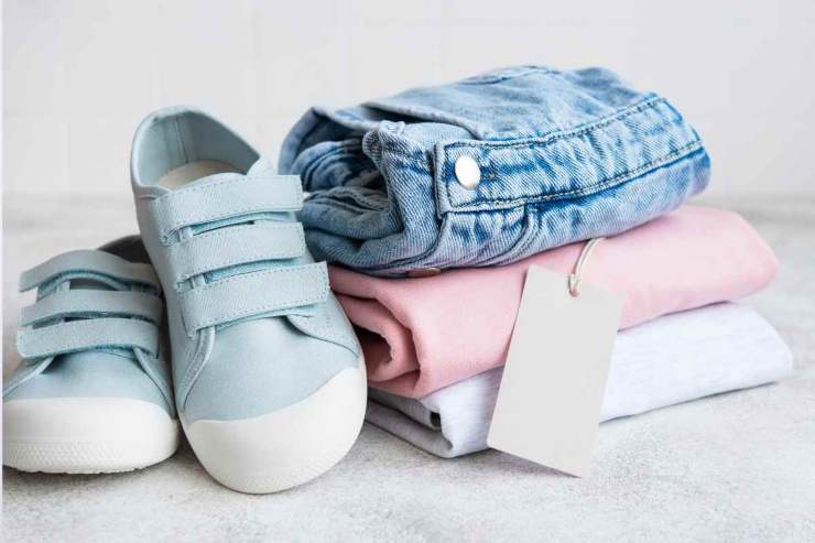 Risparmiare sull'acquisto di vestiti per bambini