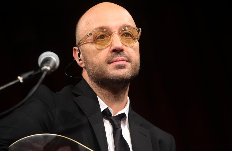 Joe Bastianich buttato fuori casa