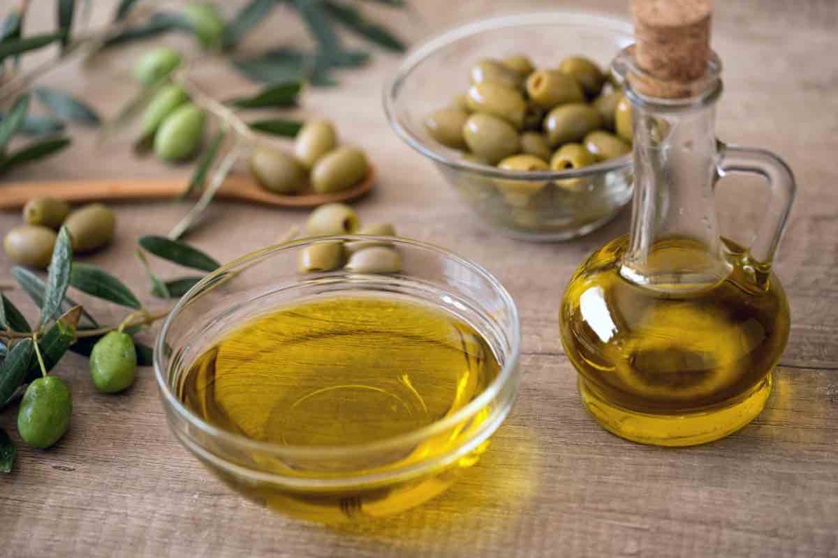 Olio d'oliva proprietà miracolosa