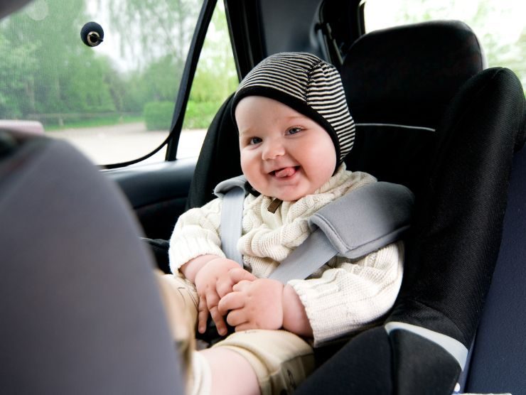 Cuidar el coche de invierno del niño