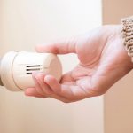 Termosifoni accesi tutta la notte: il rischio per la salute