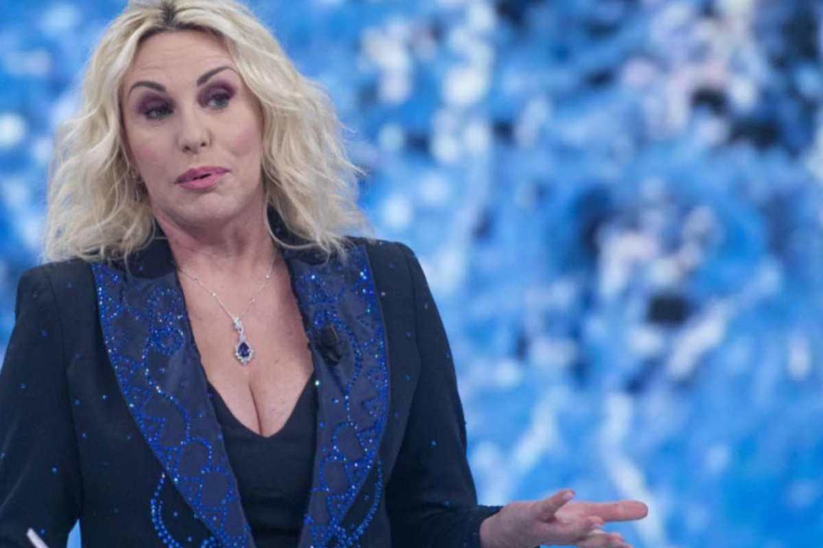 Antonella Clerici piange in diretta