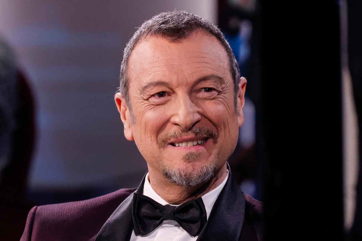 Amadeus sorridente