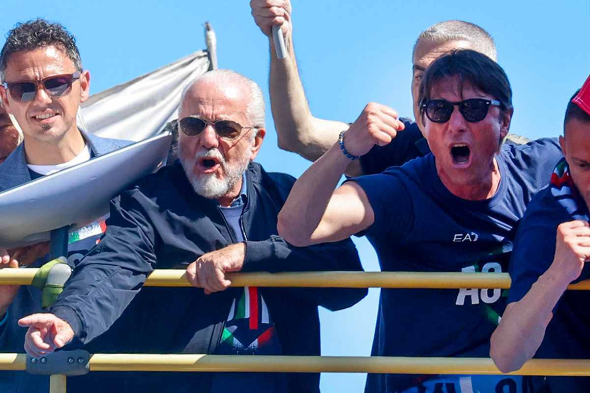 Conte e De Laurentiis che festeggiano lo scudetto del Napoli