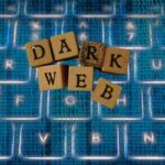 Tastiera con scritta Dark Web