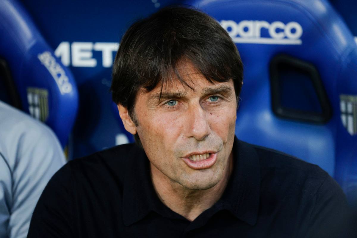 Antonio Conte sulla panchina del Napoli