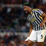 Bremer che esulta con la maglia della Juve