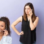 donna infastidita dalle chiamate diTelemarketing