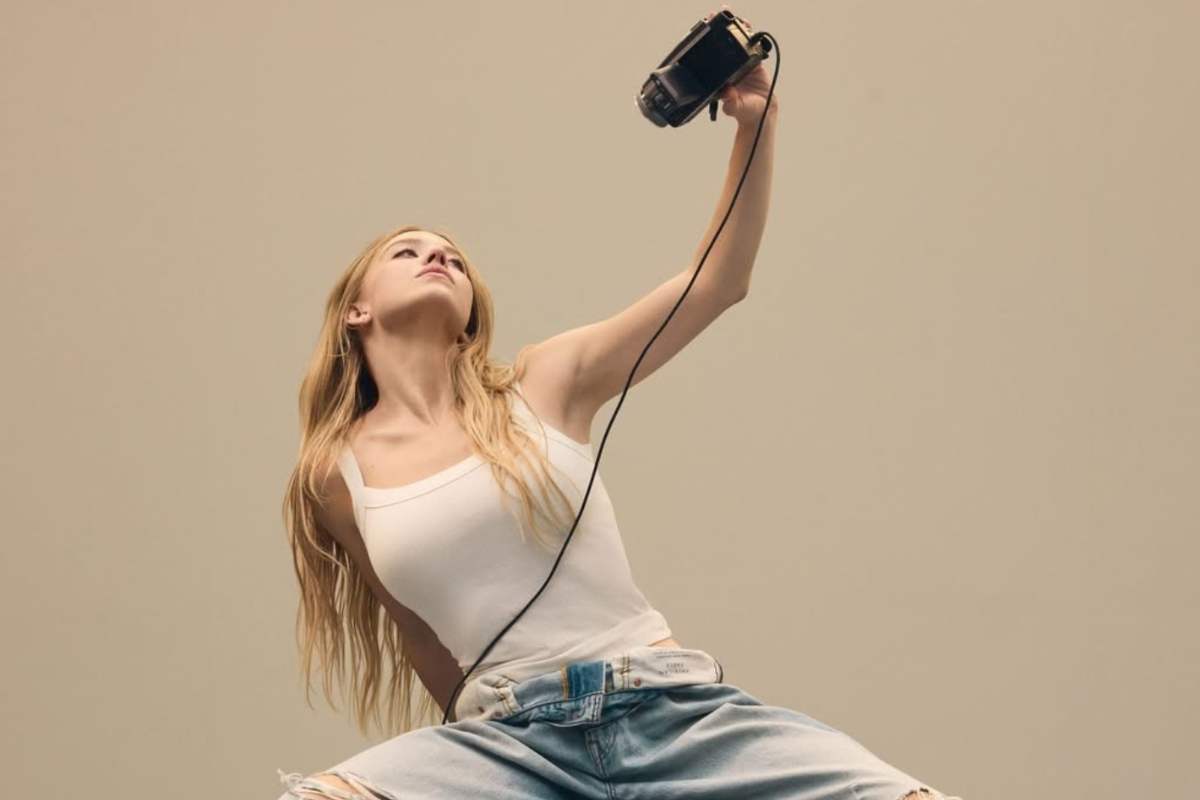 Sydney Sweeny nella campagna pubblicitaria dei jeans American Eagle