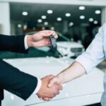 Stringersi la mano, chiavi auto