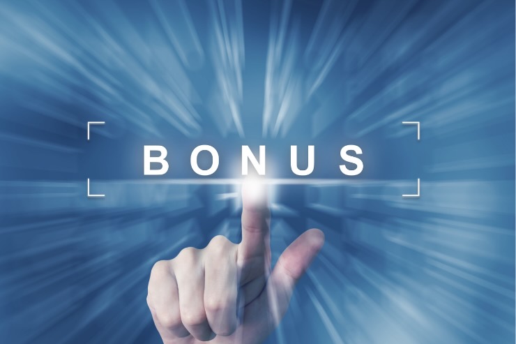 mano che clicca su bonus
