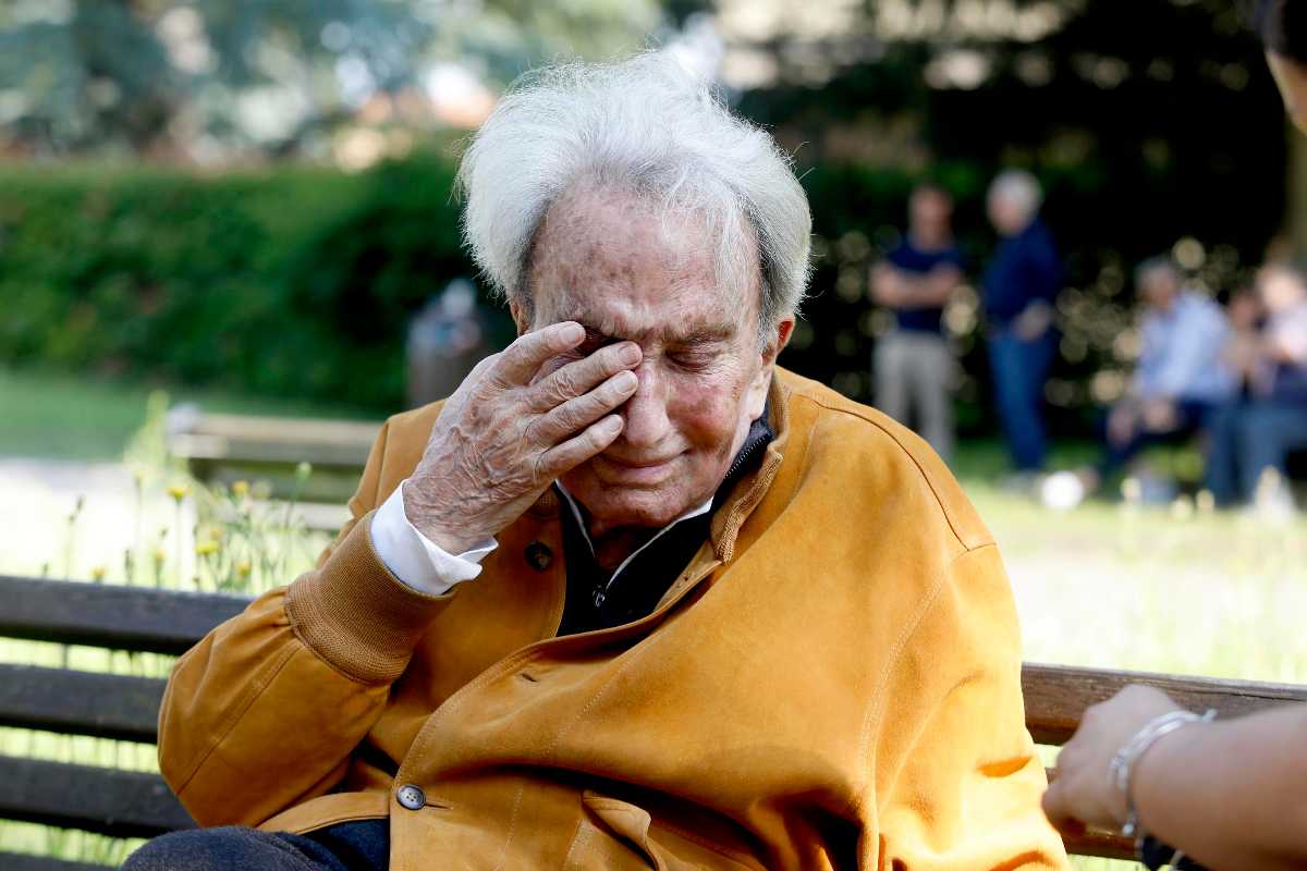 emilio fede piange